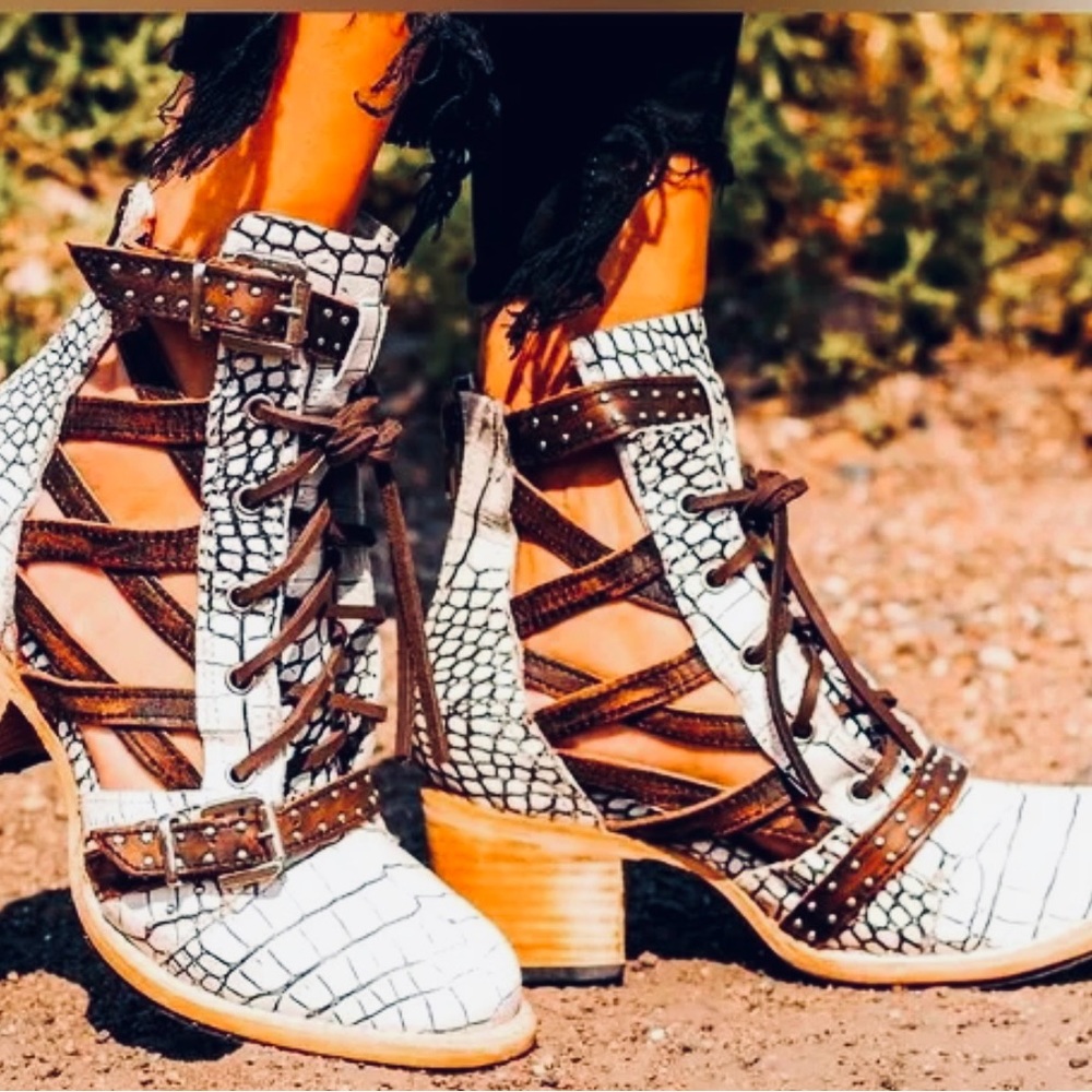 FREEBIRD Boots “Cheyenne White Croco Multi”